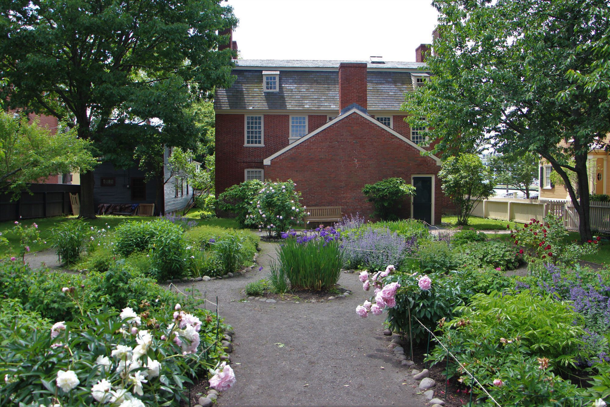 Custom House Garden
