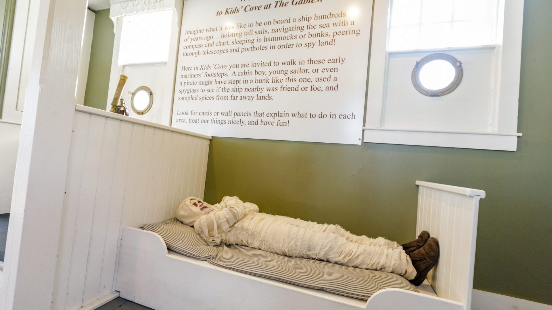 Little monsters visit The House of the Seven Gables