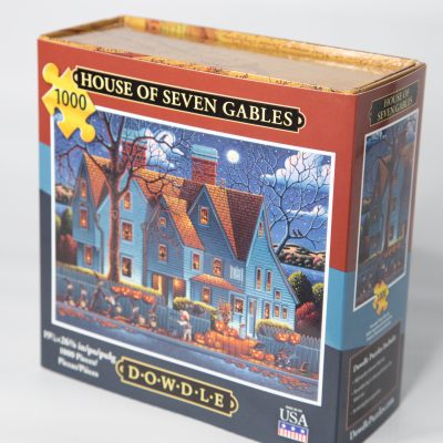 Front angle of the Dowdle House of the Seven Gables puzzle.